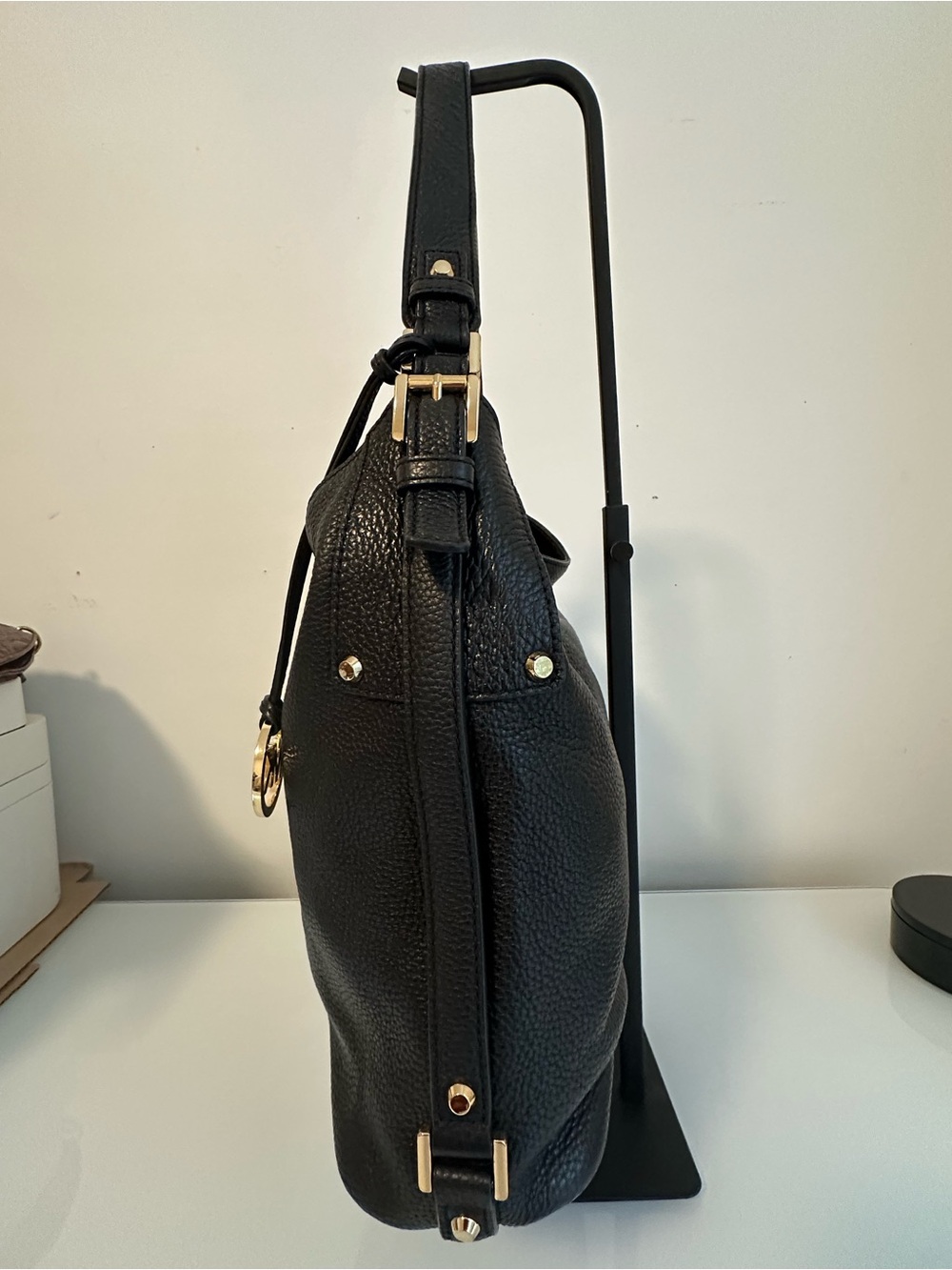 Michael Kors Genuine Leather Large Hobo Shoulder Bag Black Gold Tone EUC - Picture 6 of 16